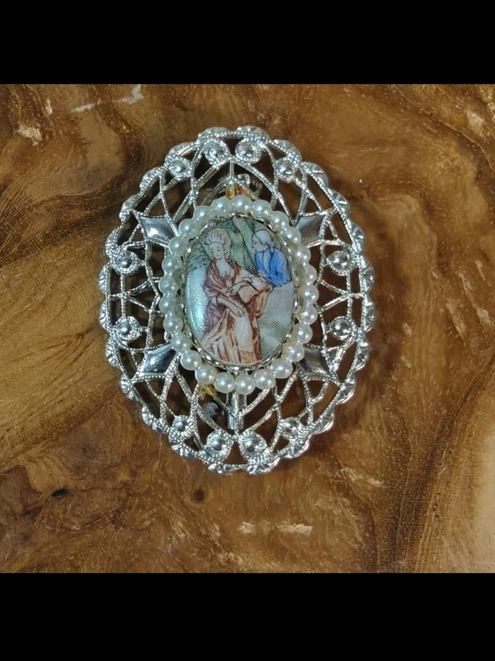 Vintage Victorian Style Romantic Courting Brooch Pin Pendant